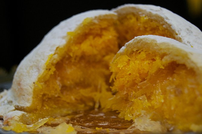 Portuguese Pastry Workshop in Lisbon - Pastel de Nata: making custard cups with the right technique