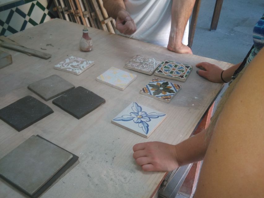 Portuguese Tiles and Wine History - Private Tour - Wine tasting in Azeitao: one tasting, focused lessons