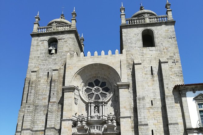 Premium Porto Private Day Trip from Lisbon with Local Guide - Santa Catarina to Ribeira: shopping street energy, then lunch by the water