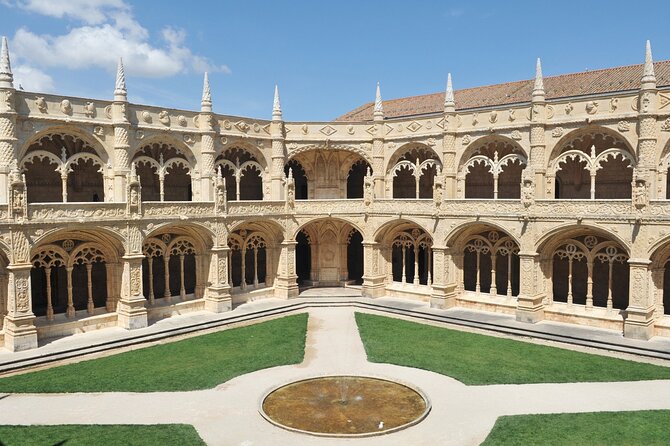 Private 4-Hour Lisbon City Highlights Tour by Tuktuk - Time Out Market Lisboa: your best built-in food option