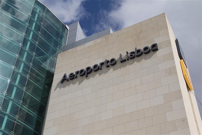 Private Arrival Transfer - Lisbon Airport to Several Destinations in Portugal - Key things I’d plan around
