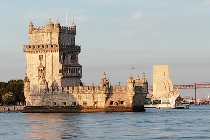 Private Belem tour with tram and the new Quake Museum - Starting at Praça do Comércio: where 1755 history begins