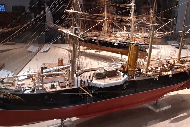 Private Belem tour with tram and the new Quake Museum - Padrao dos Descobrimentos: a quick Henry the Navigator moment