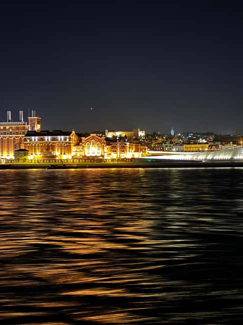 Private Boat Night Tour - Lisbon - Belém Tower and the Discoveries Monument: Best Seen in Night Lighting
