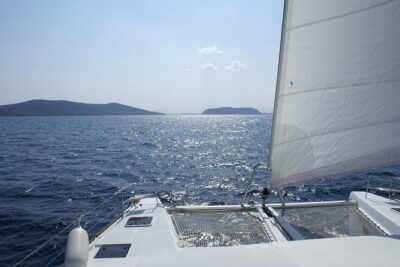 Private Catamaran Tour: Lisbon coast cruise with barbecue and drinks - Sailing the Tagus: MAAT and Belém from the water