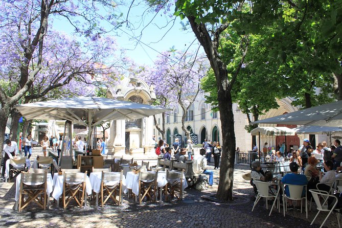 Private City Tour Lisbon Fundamental - Ending at Praça do Comércio: A River-Square Finish