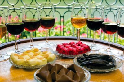 Private Cultural and Foodie Experience in Lisbon - Baixa de Lisboa: iconic old streets and the main tasca tasting