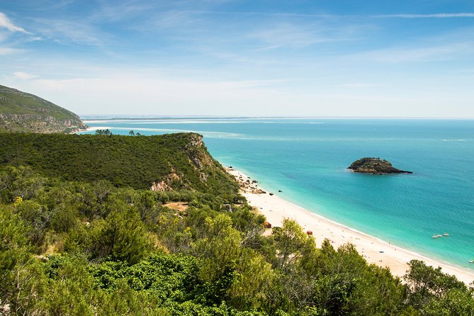 Private Day Tour Arrabida, Sesimbra & wine tastings from Lisbon - Sesimbra: seaside town time with real food-energy