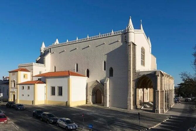 Private Évora Tour With Wine Experience and Wine Tasting - First taste of Évora: historic streets and the Temple of Diana