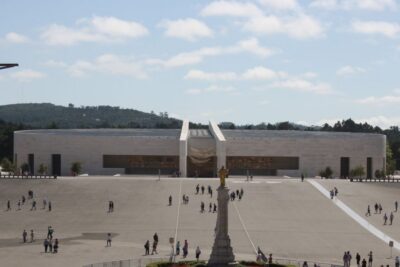 Private Fatima Full Day Tour from Lisbon - Private Lisbon-to-Fátima Logistics: Car, WiFi, and Comfort