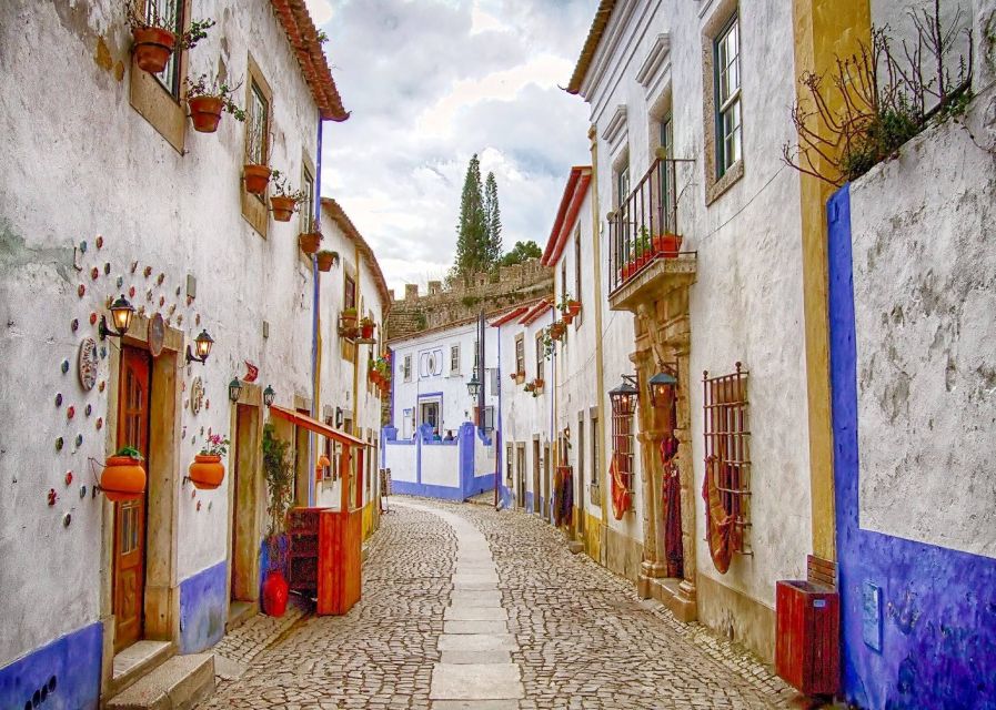 Private Fatima Full Day Tour from Lisbon - Nazaré Belvedere: Ocean Breezes and the Old Fishing-Town Feel