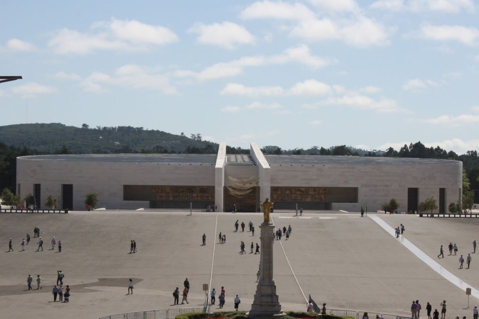 Private Fatima Full Day Tour from Lisbon - Private Lisbon-to-Fátima Logistics: Car, WiFi, and Comfort