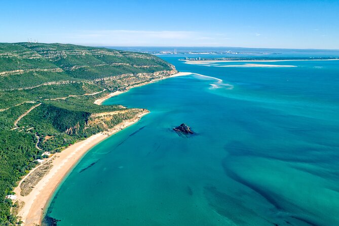 Private Full Day Tour Arrabida, Palmela, Azeitão and Sesimbra - 7ª Bateria de costa in Arrábida: fortifications with Atlantic Ocean views