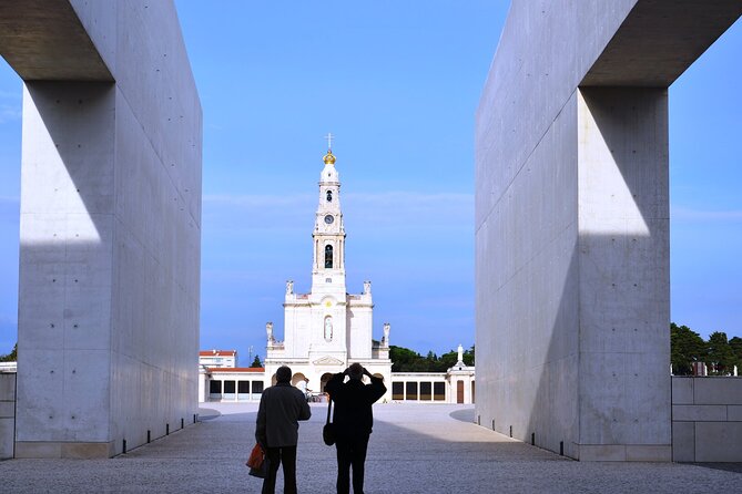 Private Full-Day Tour of Fátima Nazaré Óbidos and Batalha - Nazaré: Atlantic cliffs, a real fishing-town feel, and a lunch break you’ll plan for