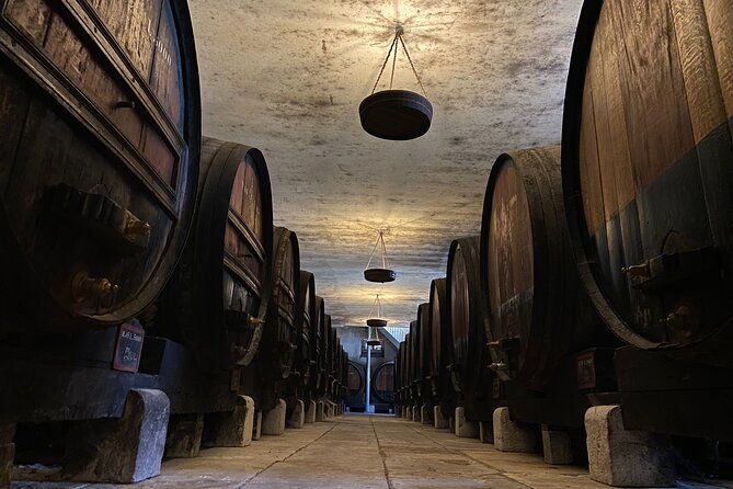 Private Full-Day Wine Tour from Lisbon with Tastings - São Simão Arte tile workshop: azulejo made the traditional way