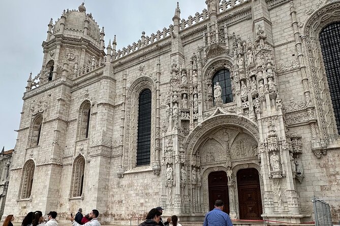 Private guided tour Lisbon highlights and hidden gems - Price and Value for a Small Group (Not Per Person)