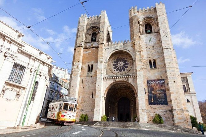 Private guided tour to 7 Colinas and Belém in an electric Tuk Tuk with 4.5 hours. - Santa Engrácia and the April 25 Revolution stops