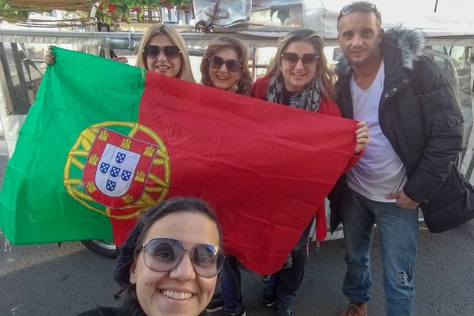Private Guided Tuktuk Tour in Lisbon - Meeting at Hard Rock Cafe: simple start, easy return