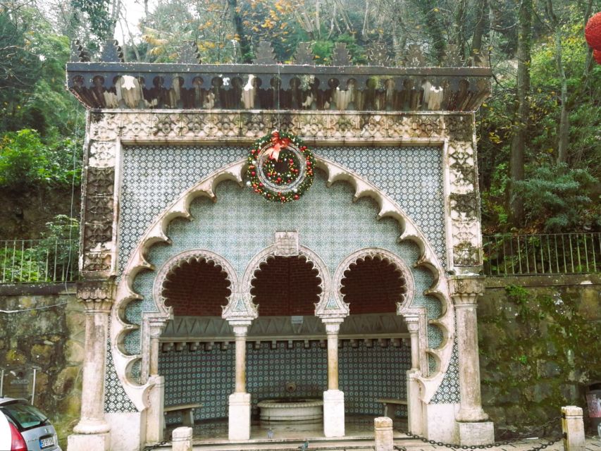 Private Half Day tour Sintra Pena Palace & Initiantion Well - Getting your bearings in Sintra: quick village context and viewpoints