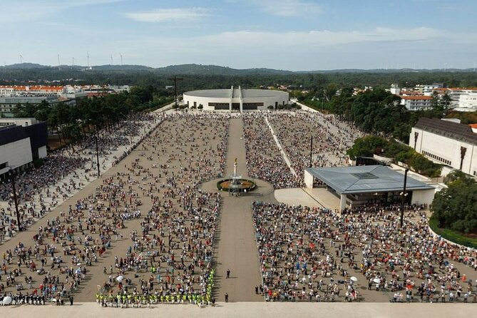 Private Half Day Tour to Fátima - Getting to Fátima in Comfort: Pickup, A/C, Wi‑Fi, and Bottled Water