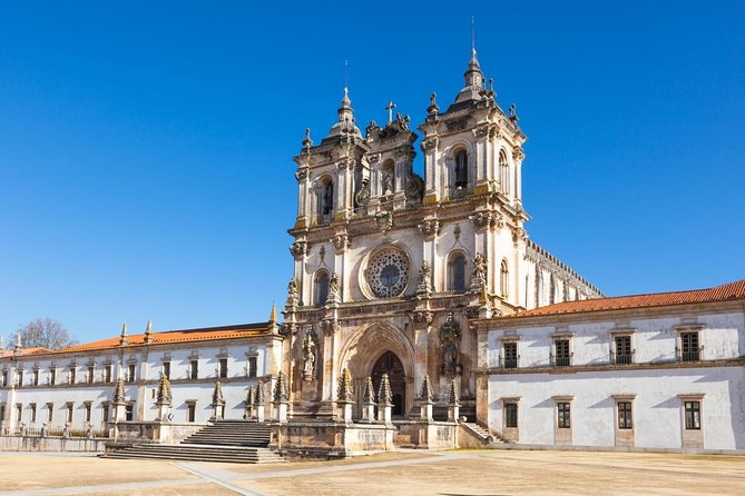 Private, Historical Route: Óbidos, Nazaré, Alcobaça and Batalha. - Private-group flow from Lisbon (pickup, timing, and what it really means)