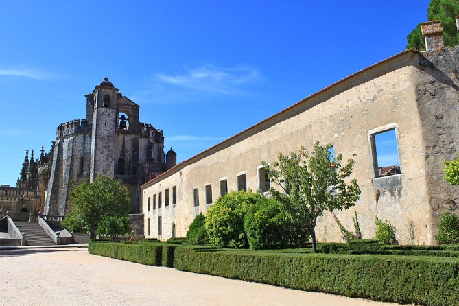 Private Knights Templar Full-Day Tour to Tomar, Almourol Castle and Constância - Stop 2 in Constância: Poet Luis de Camões and River Village Time