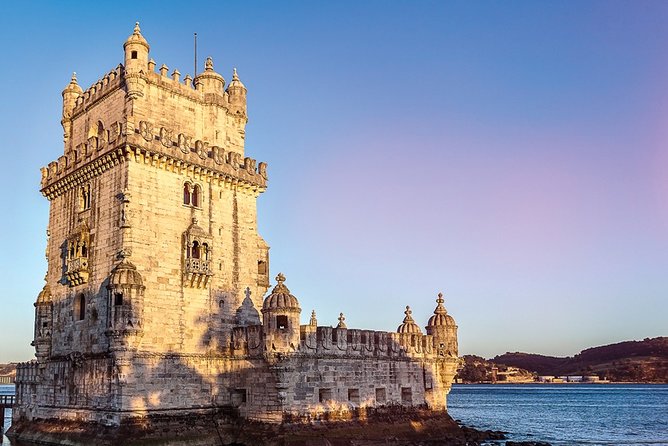 Private Lisbon city tour - Miradouro da Senhora do Monte: where you start to understand Lisbon
