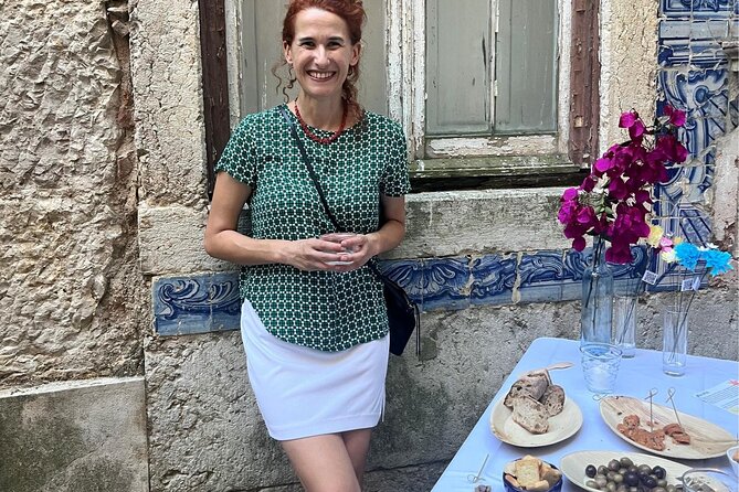Private Portuguese Home Cooking Class in Lisbon with Defne - Getting the Timing Right: Meet, Cook, Eat, Finish