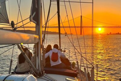 Private Relaxing Sunset Tour along the Tagus River - Doca de Santo Amaro: your easy start in Lisbon
