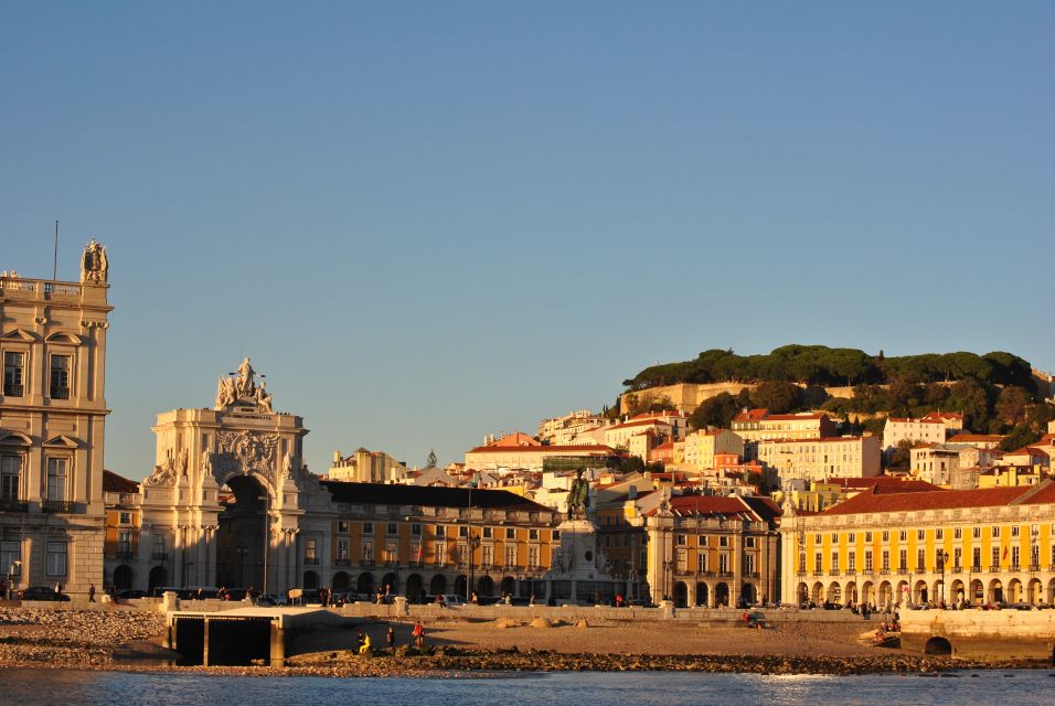 Private Romantic cruise with sparkling wine- 2-Hour- Lisbon - Price and Value: What $305 for Up to 2 Really Buys