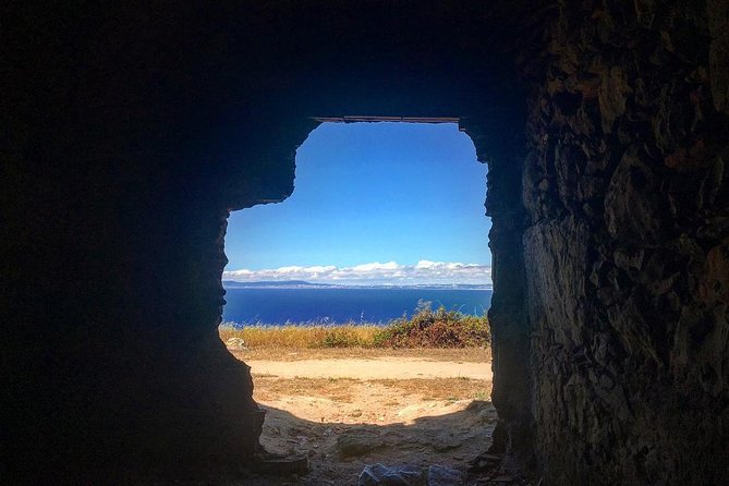 Private Safari Tour to Espichel Cape & West Coast Wild Beaches - Arrábida’s Hell Beach hike: remote cove, darker sand, and a snack
