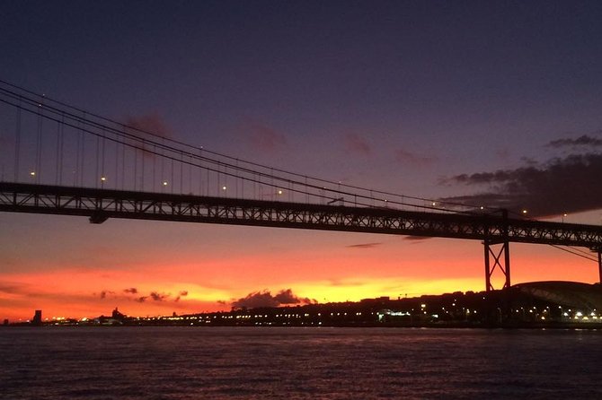 Private Sailing Cruise in Lisbon with Drinks - How the Crew Turns a Sailboat Into a Relaxed Evening