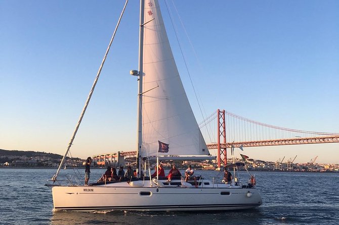 Private Sunset Sailing cruise from Lisbon - The crew: friendly, funny, and truly hands-on