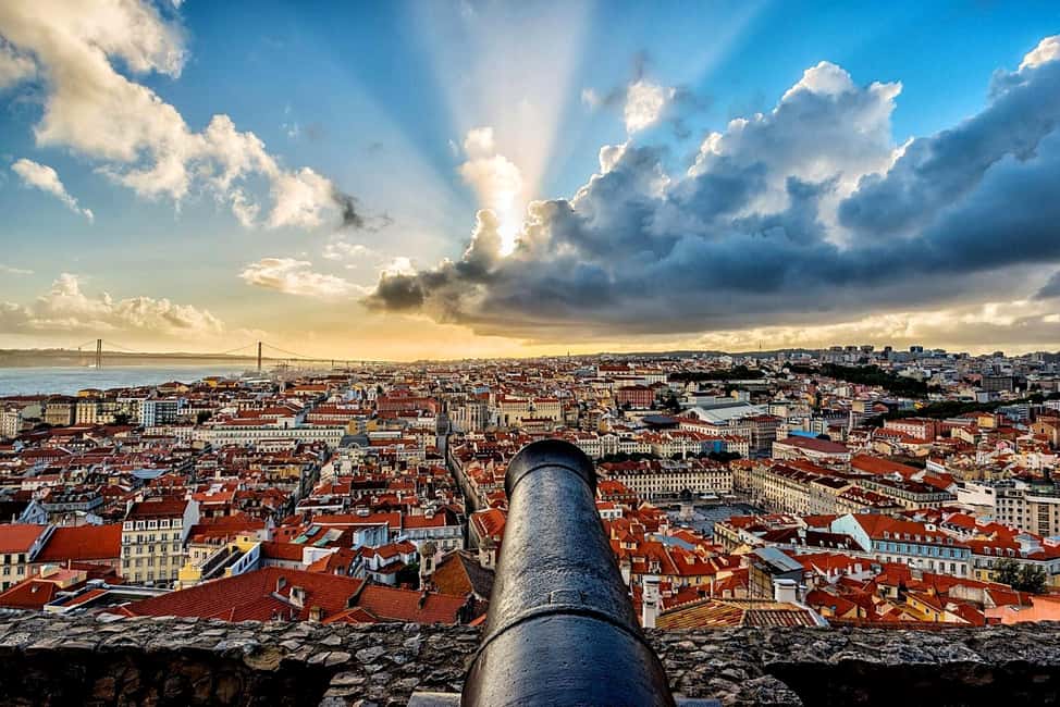 Private Tour (3-H): Belém, Cristo rei & Lisbon Sightseeing - Miradouros and viewpoints: Graca and Eduardo VII for 360° energy