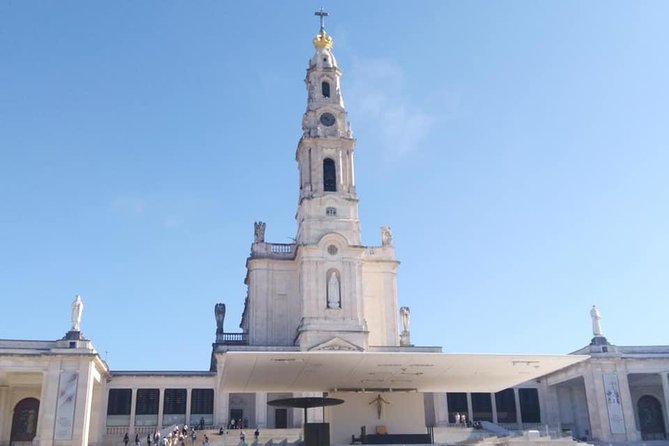 Private Tour Fatima-Batalha-Nazaré-Óbidos from Lisbon full day - Getting from Lisbon: small group comfort and WiFi on board