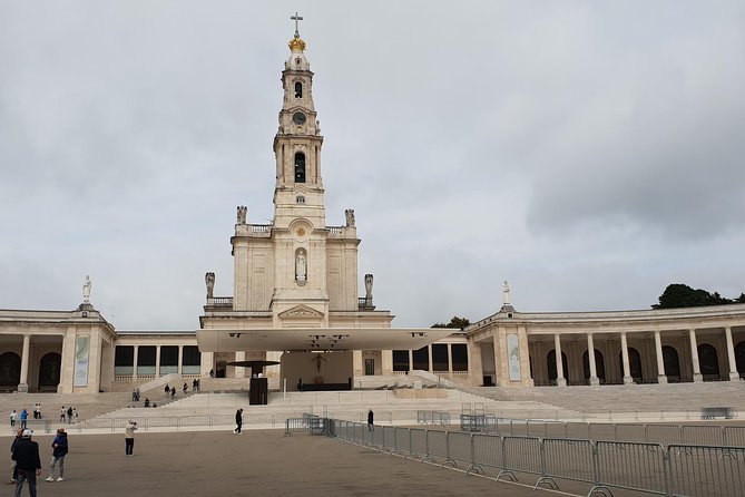Private Tour Fátima - Batalha - Nazaré - Óbidos Full Day - Food, drinks, and what to budget on your own