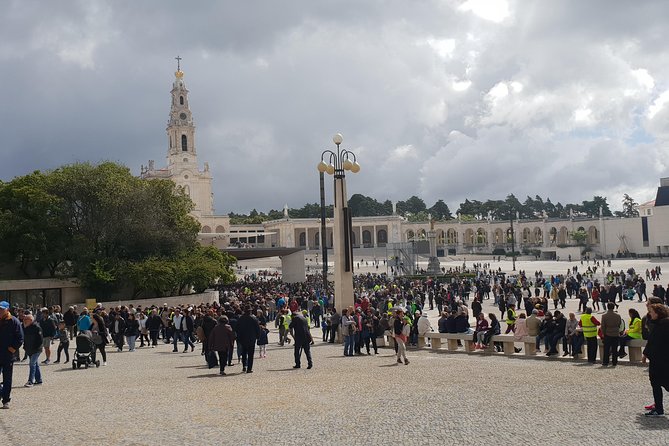 Private Tour Fátima - Nazaré - Batalha - Óbidos - Key moments that shape the day