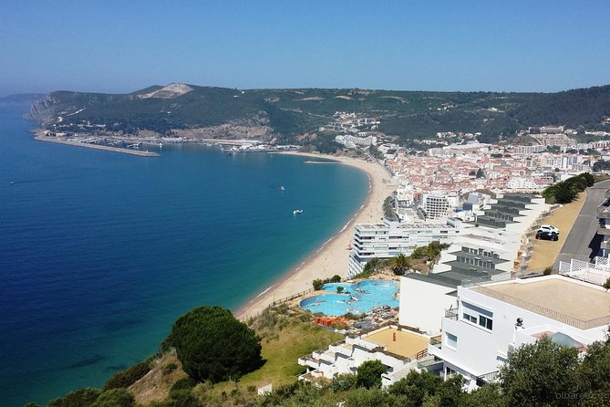 Private Tour for 1 to 8 people: Cristo Rei, Palmela, Setúbal, Arrábida, Sesimbra - Sesimbra: beach time, then the castle for high-ground views