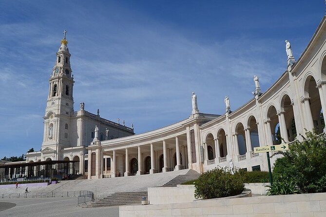 Private Tour: from Lisbon to Porto; visit to Óbidos, Fátima, Coimbra, Aveiro - Óbidos castle walls and medieval streets (2 hours)