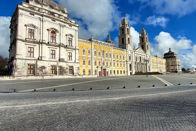 Private Tour in Óbidos, Mafra and The Silver Coast - Foz do Arelho: lagoon calm, Atlantic surf