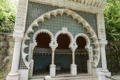 Private Tour in Sintra - Stop 1: National Palace of Sintra and the historic center mood
