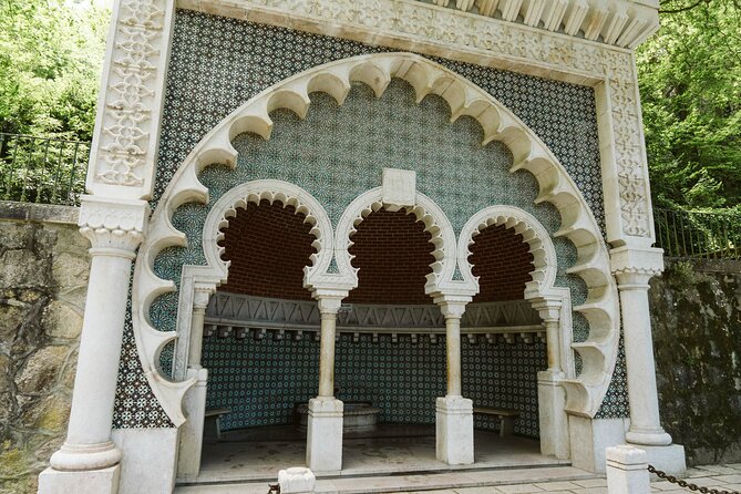 Private Tour in Sintra - Stop 1: National Palace of Sintra and the historic center mood