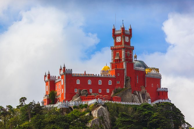 Private Tour Sintra - Your driver and the kind of guidance you can expect