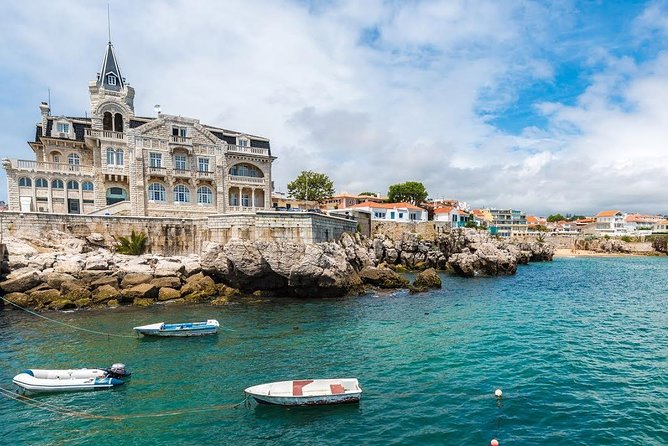 Private Tour - Sintra and Lisboa - Cascais Marina: lunch time with a scenic reset