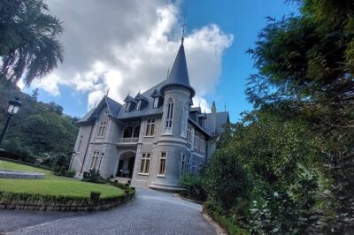 Private Tour Sintra, Palaces and Mountain Tuk Tuk(2 to 6 people) - National Palace Chimneys and the Biester Palace Film Stop