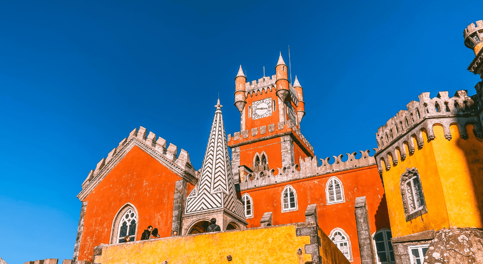 Private Tour : Sintra, Pena palace, Cabo da roca, Cascais - What makes the tour feel special: a guide who explains more than signs