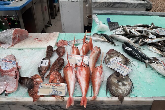 PRIVATE Tour to Factory of Tiles, Setúbal and Évora from Lisboa - Mercado do Livramento: How a Fish Market Can Feel Like a Food Education