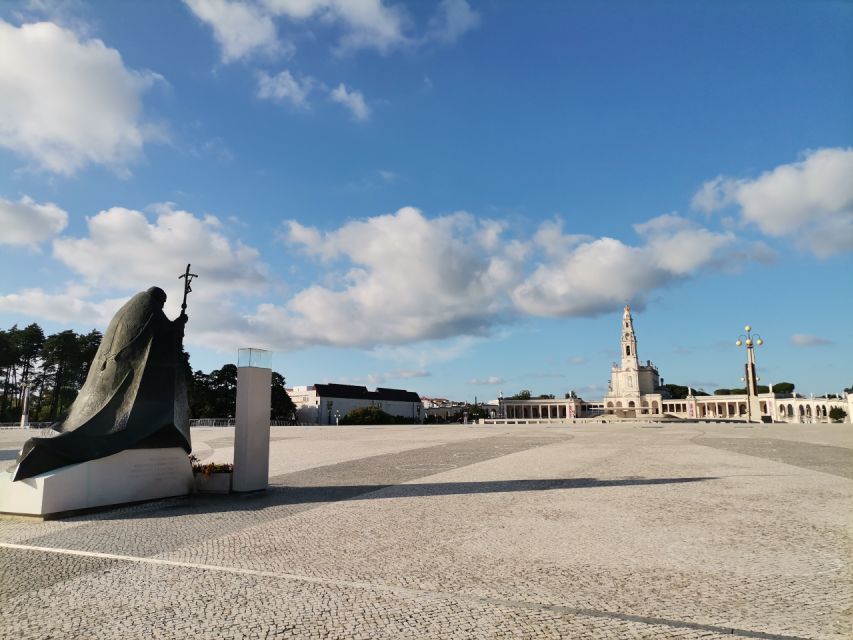 Private Tour to Fatima, Batalha, Nazare, Obidos From Lisbon - A Fast, Private Route Through Fátima, Batalha, Nazaré, and Óbidos