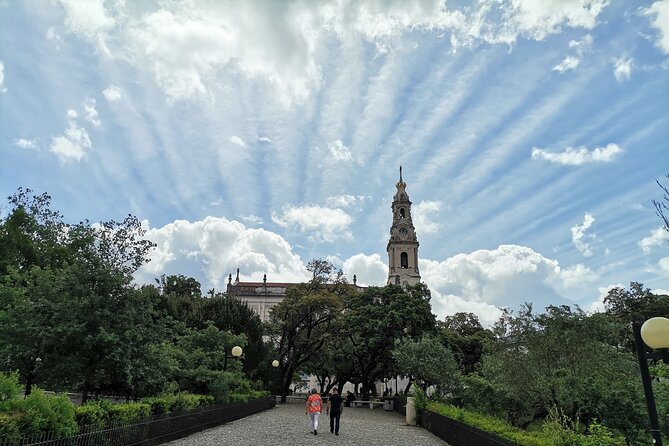 Private Tour to Fatima from Lisbon - Stop 1: Basilica of Our Lady of the Rosary and the Fatima heart