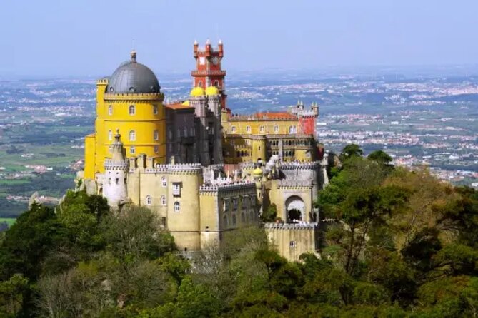Private Tour to Visit the Monuments in Sintra 5 Hours - Castelo dos Mouros and Pena Park: the hilltop combo